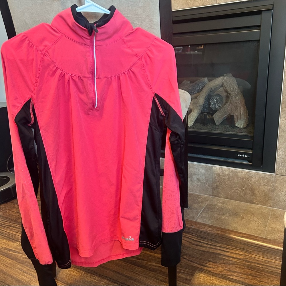 Diadora Ladies Black and Pink Quarter-Zip Lightweight Breathable Pullover Medium